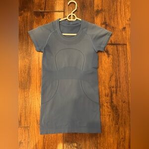 Lululemon Athletica Blue Short Sleeve Tee